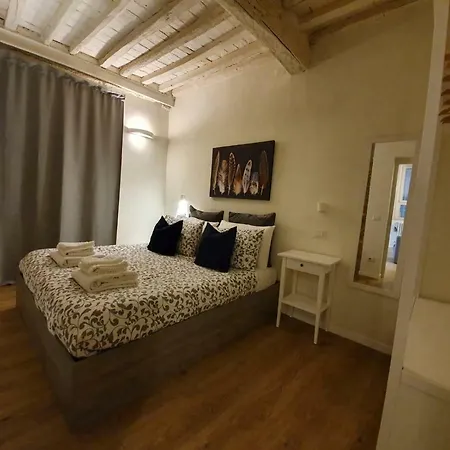 6 Via Della Rosa *